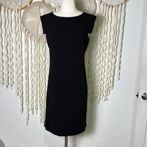 MM Lafleur Sarah Black Cap Sleeve Shift Dress Size 12 - Picture 5 of 9